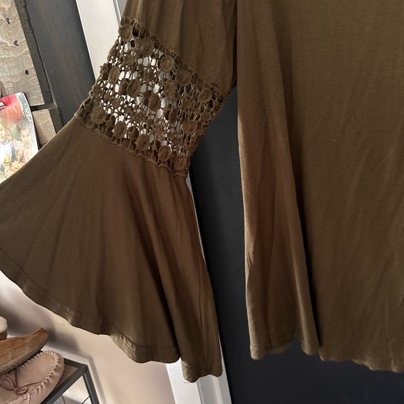 Roommates Olive Bell Sleeve Blouse - Picture 2 of 5